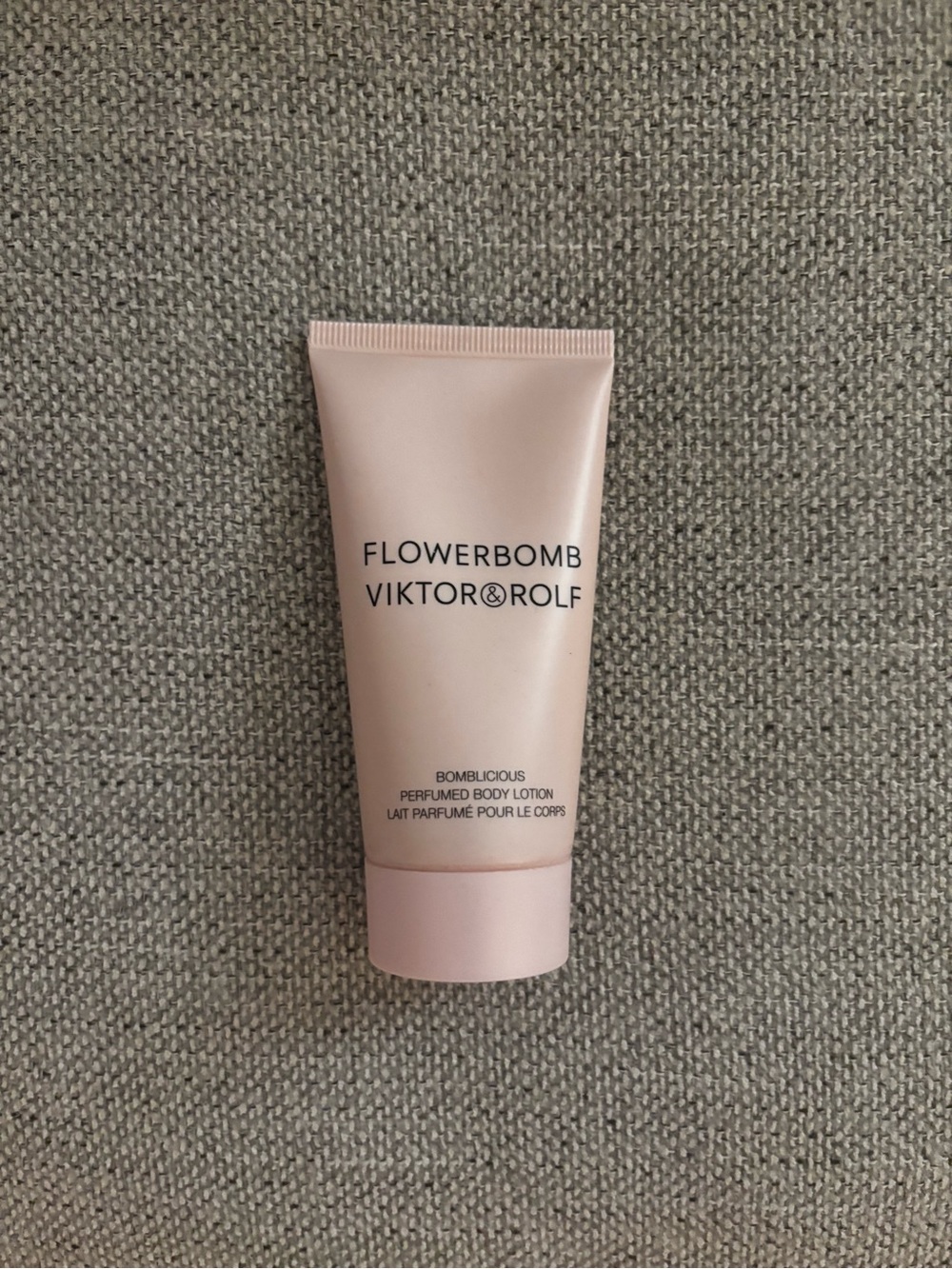 5 items x $25- Viktor & Rolf Flowerbomb body lotion 50ml travel size NEW